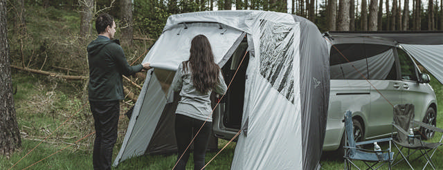 Tailgate awnings